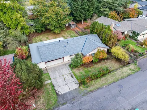 5829 SW Texas Street Portland OR 97219