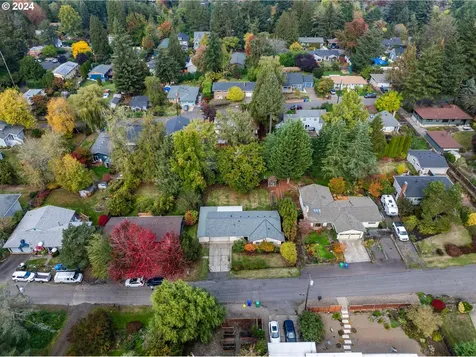 5829 SW Texas Street Portland OR 97219