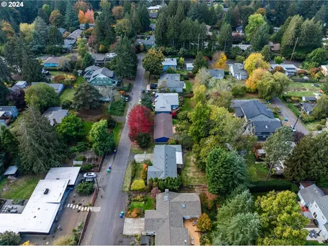 5829 SW Texas Street Portland OR 97219