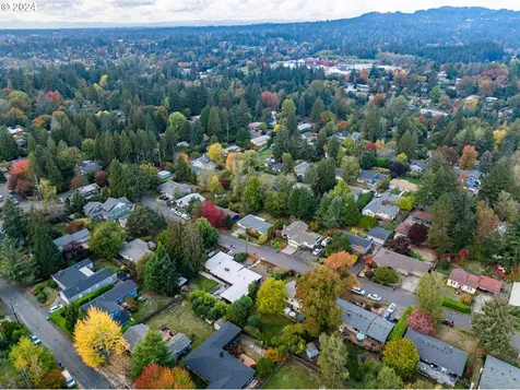 5829 SW Texas Street Portland OR 97219