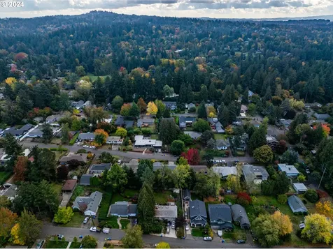 5829 SW Texas Street Portland OR 97219
