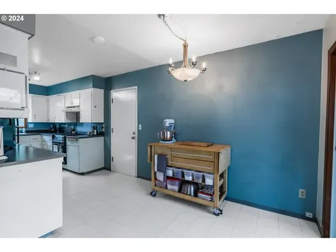 5829 SW Texas Street Portland OR 97219