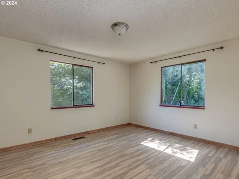301 Cedar Hills Road Longview WA 98632