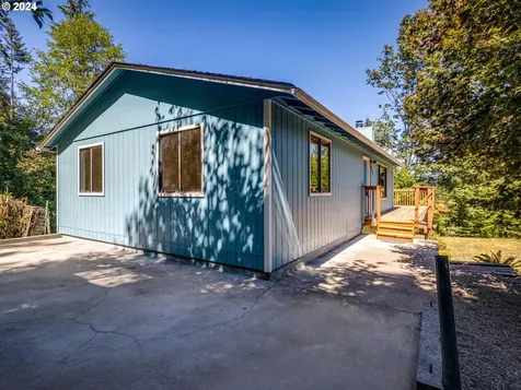 301 Cedar Hills Road Longview WA 98632