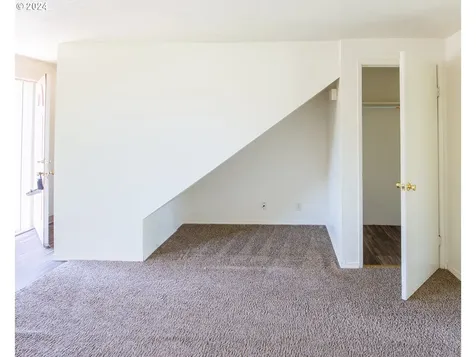 4072/4074 N Clarey Street Eugene OR 97402