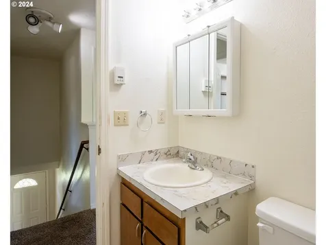 4072/4074 N Clarey Street Eugene OR 97402