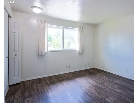 4072/4074 N Clarey Street Eugene OR 97402