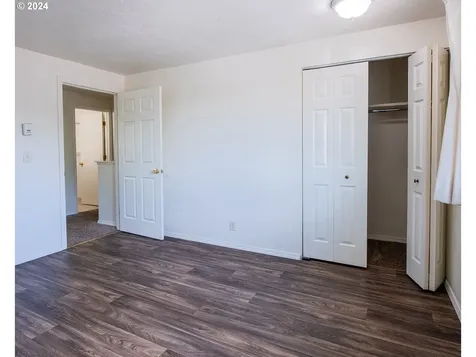 4072/4074 N Clarey Street Eugene OR 97402