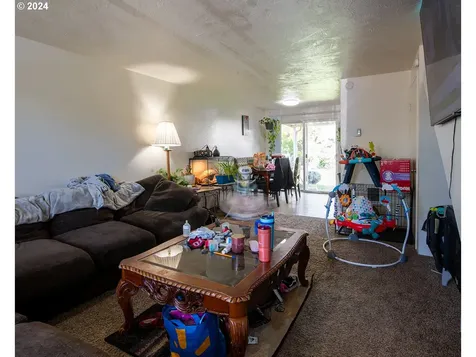 4072/4074 N Clarey Street Eugene OR 97402