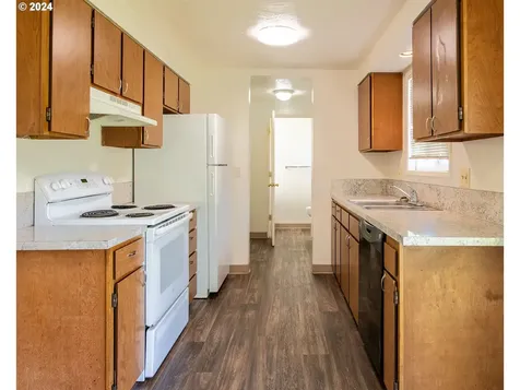 4072/4074 N Clarey Street Eugene OR 97402