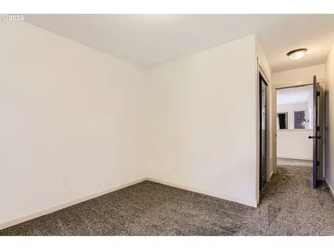9111 N Seward Avenue Portland OR 97217