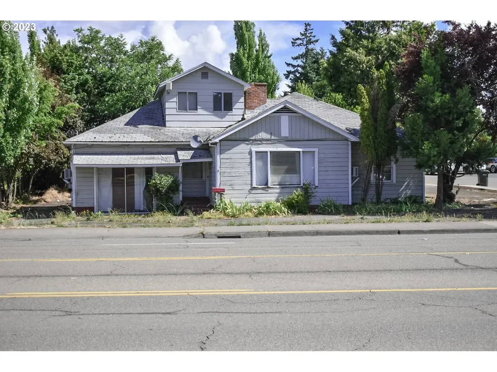 1874 W Harvard Avenue Roseburg OR 97471
