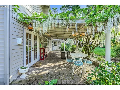 4292 Riverview Drive West Linn OR 97068