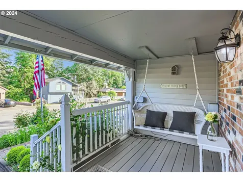 4292 Riverview Drive West Linn OR 97068