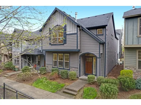 915 Sw Mozart Terrace Portland OR 97225