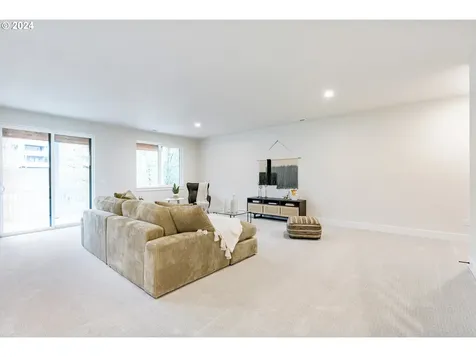 16257 NW Holman Way Portland OR 97229