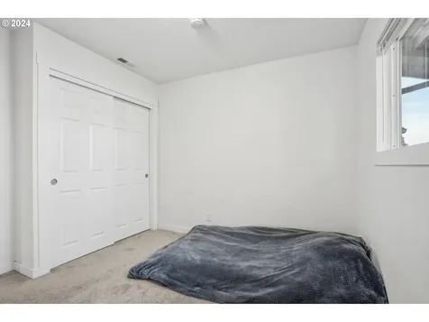 834 SE 170th Drive Portland OR 97233