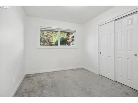 834 SE 170th Drive Portland OR 97233