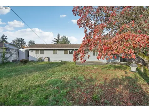 834 SE 170th Drive Portland OR 97233