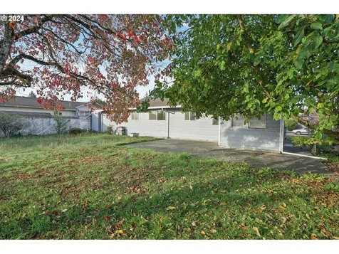 834 SE 170th Drive Portland OR 97233