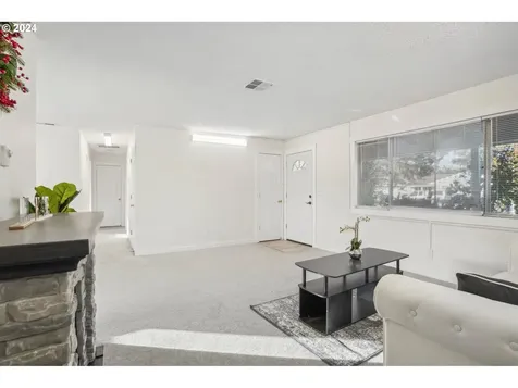 834 SE 170th Drive Portland OR 97233
