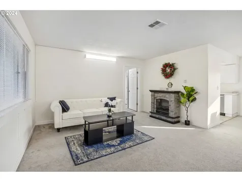 834 SE 170th Drive Portland OR 97233