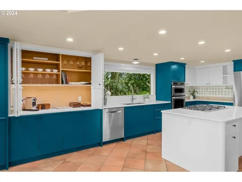 18560 Westview Drive Lake Oswego OR 97034