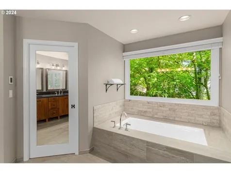 18560 Westview Drive Lake Oswego OR 97034