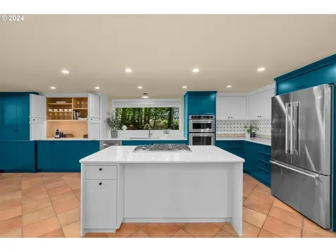 18560 Westview Drive Lake Oswego OR 97034