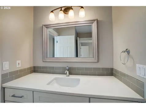 15817 SE Hawk Court Portland OR 97236