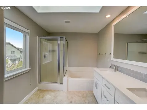 15817 SE Hawk Court Portland OR 97236