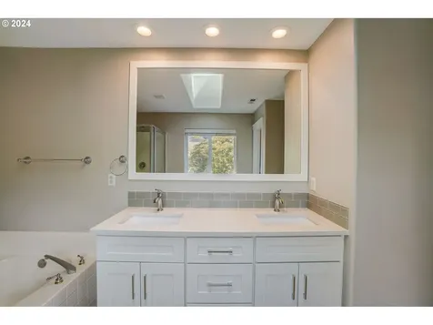 15817 SE Hawk Court Portland OR 97236