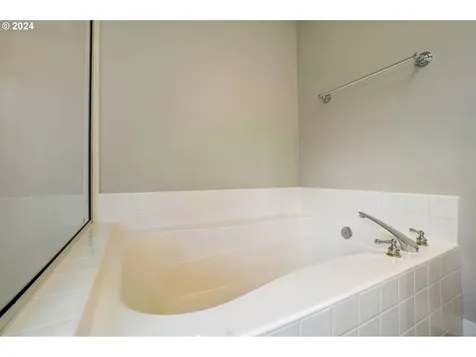 15817 SE Hawk Court Portland OR 97236