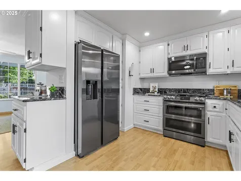 18685 SW Hennig Court Beaverton OR 97003