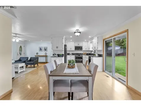 18685 SW Hennig Court Beaverton OR 97003