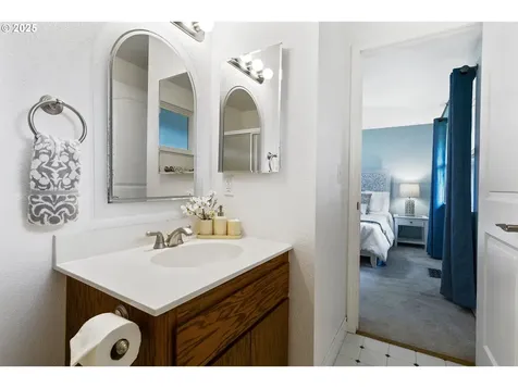 18685 SW Hennig Court Beaverton OR 97003
