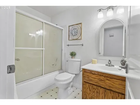 18685 SW Hennig Court Beaverton OR 97003