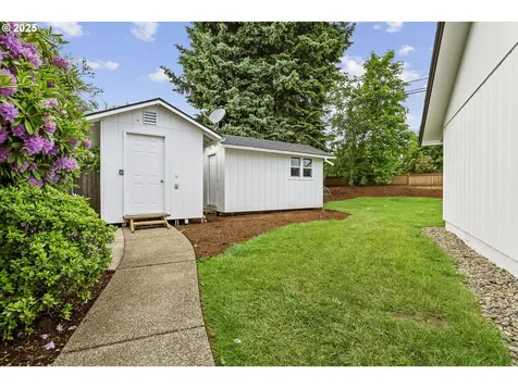 18685 SW Hennig Court Beaverton OR 97003
