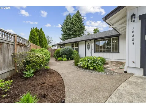 18685 SW Hennig Court Beaverton OR 97003