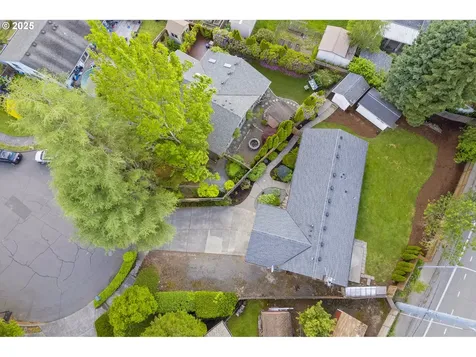 18685 SW Hennig Court Beaverton OR 97003