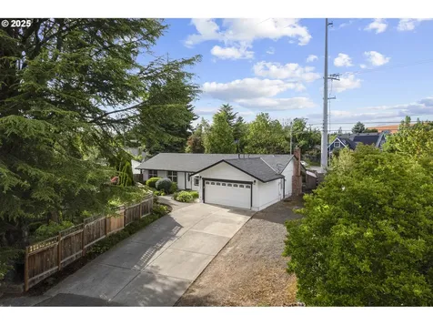 18685 SW Hennig Court Beaverton OR 97003