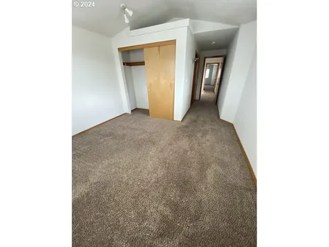 1137 Se Tenino Street Portland OR 97202