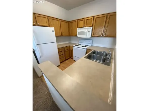 1137 Se Tenino Street Portland OR 97202