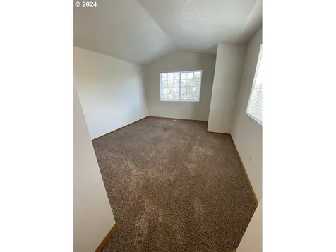1137 Se Tenino Street Portland OR 97202