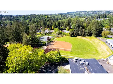 9895 Nw Nottage Drive Portland OR 97229
