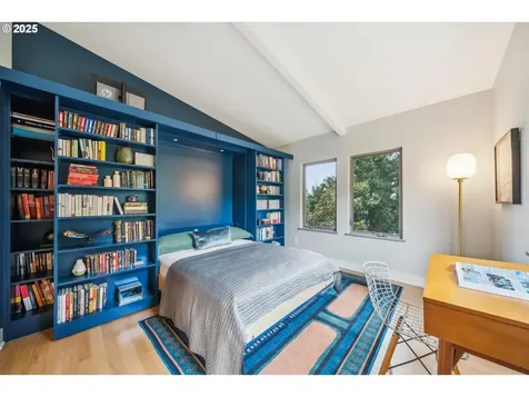 3825 SW Jerald Court Portland OR 97221