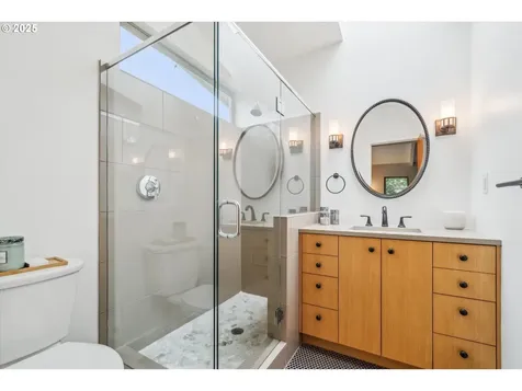 3825 SW Jerald Court Portland OR 97221
