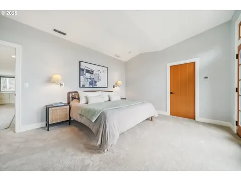 3825 SW Jerald Court Portland OR 97221