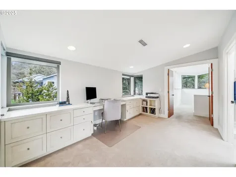 3825 SW Jerald Court Portland OR 97221
