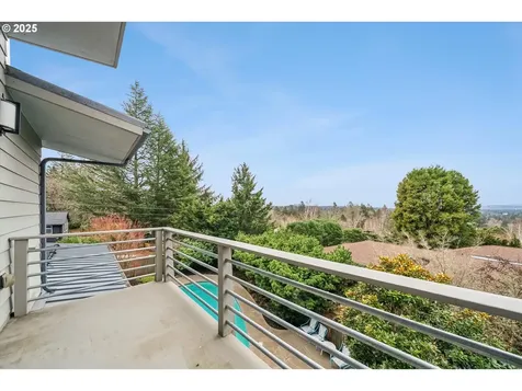 3825 SW Jerald Court Portland OR 97221
